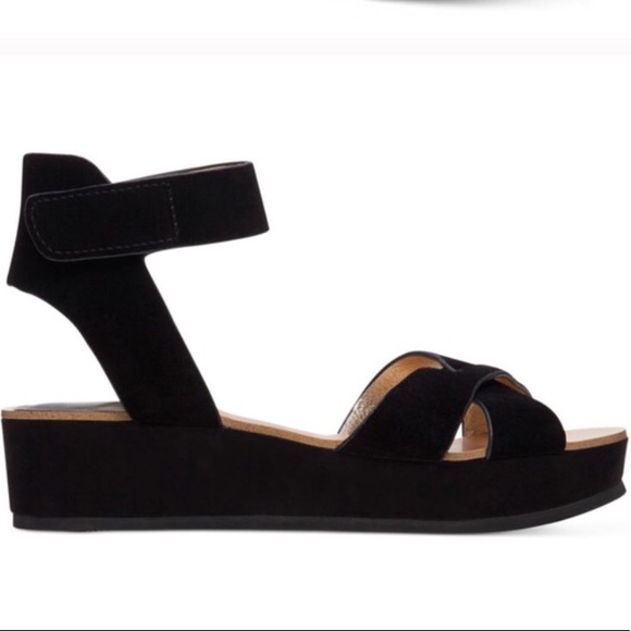 bcbg whitney sandal
